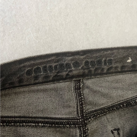 American Eagle Distressed Jean - Picture 3 of 4